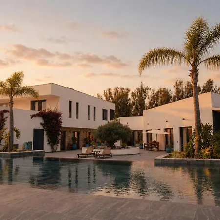 Lagoa House - Breakfast Included 4*