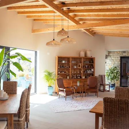 Lagoa House - Breakfast Included 4*