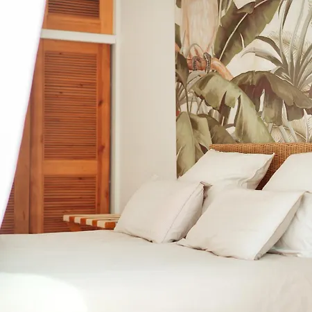 Lagoa House - Breakfast Included Bed & Breakfast Serra do Bouro